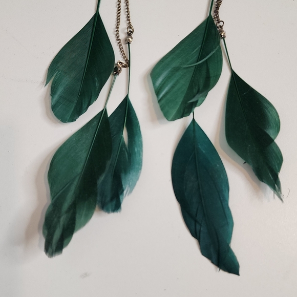 🔥Elegant Emerald Feathers Drop Earrings - Picture 2 of 5